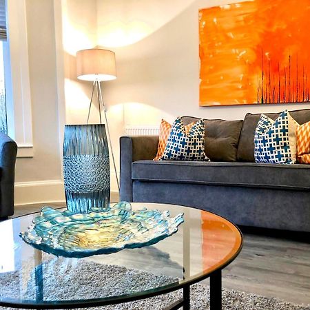 Byevo Almar Villa - Close To City And Airport - Perfect For Contractors Or Large Groups Glasgow Exteriör bild