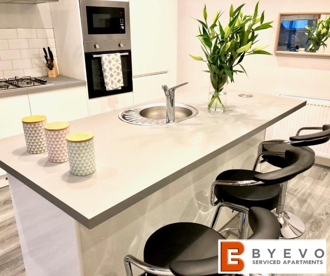 Byevo Almar Villa - Close To City And Airport - Perfect For Contractors Or Large Groups Glasgow Exteriör bild