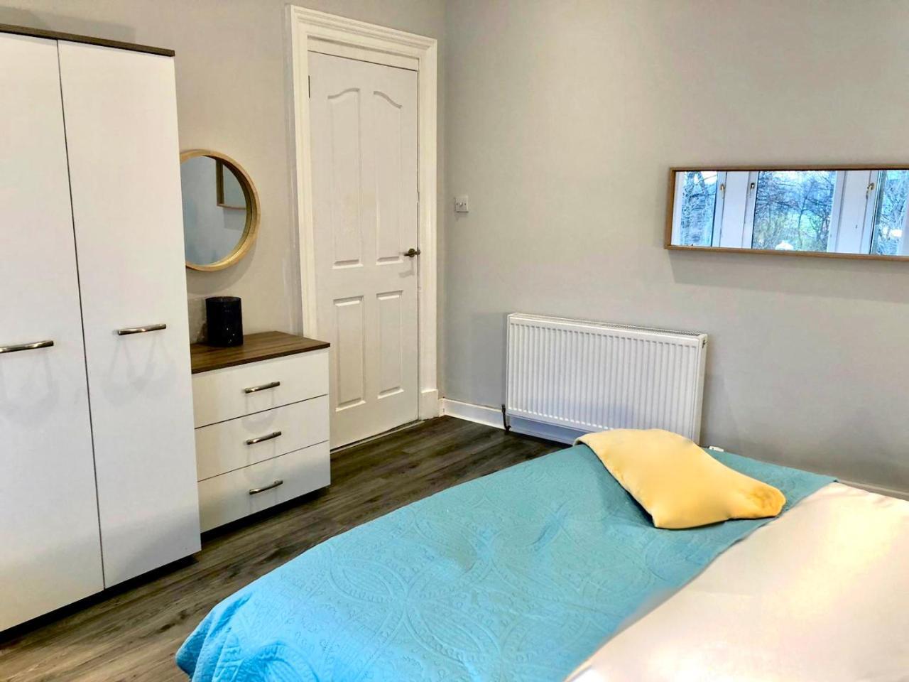 Byevo Almar Villa - Close To City And Airport - Perfect For Contractors Or Large Groups Glasgow Exteriör bild