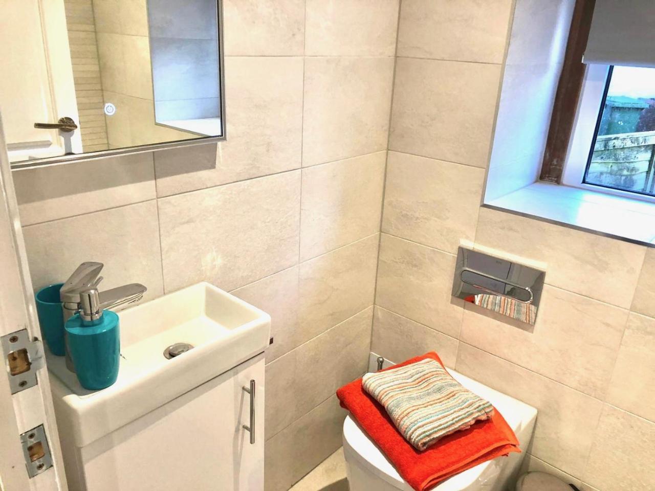 Byevo Almar Villa - Close To City And Airport - Perfect For Contractors Or Large Groups Glasgow Exteriör bild